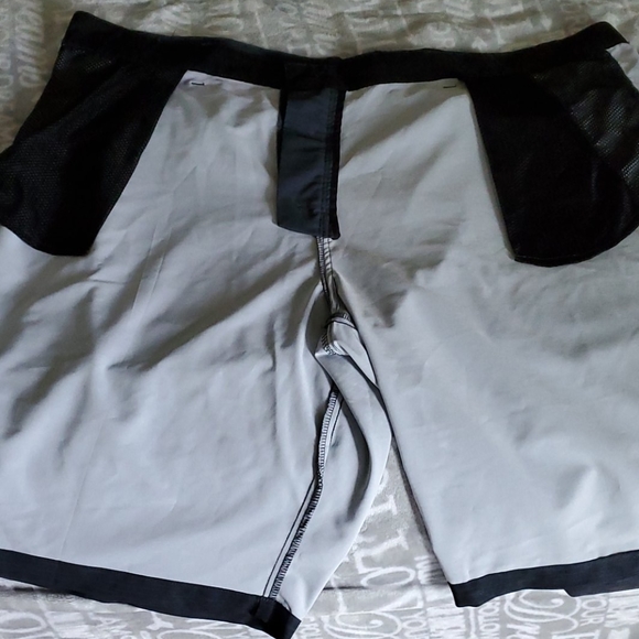 NWOT Gray board shorts - Picture 5 of 5